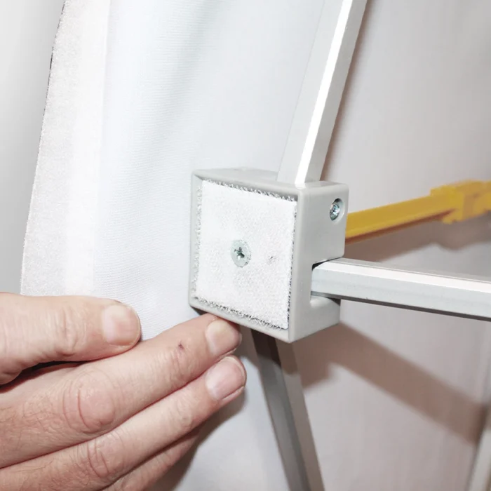 hop-up-prosta-scianka-wystawowa-z-rzepami